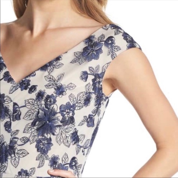 Gal Meets Glam Gown - Picture 4 of 4